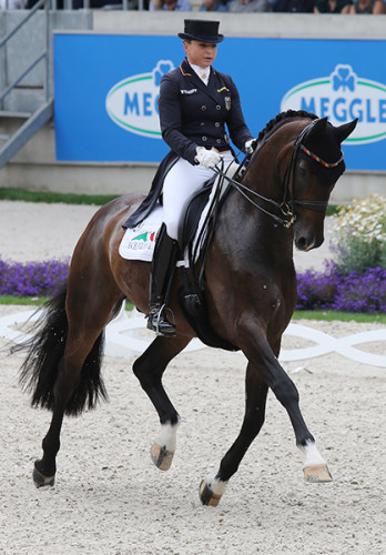 Dorothee Schneider and Showtime FRH ©Ilse Schwarz/dressage-news.com