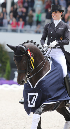 Kristina Bröring-Sprehe and Desperados enjoy the victory round© Ilse Schwarz/dressage-news.com